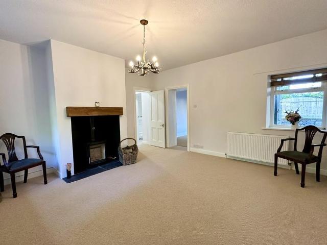 2 bedroom detached house to rent