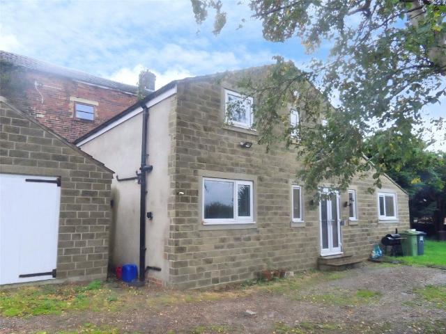 2 bedroom detached house to rent
