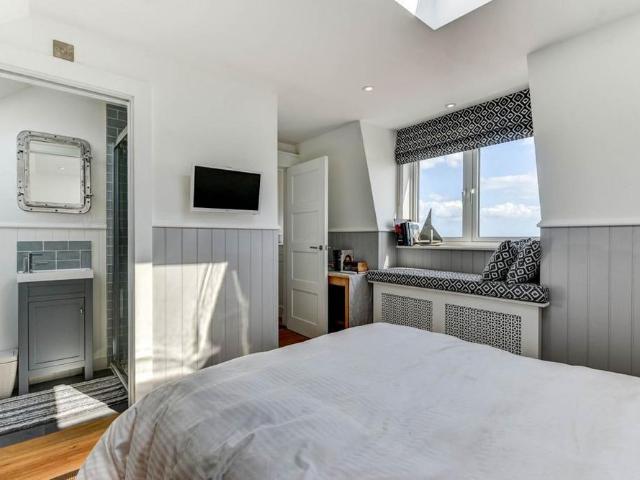 2 bedroom detached house to rent