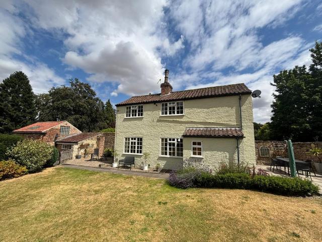 2 bedroom detached house to rent