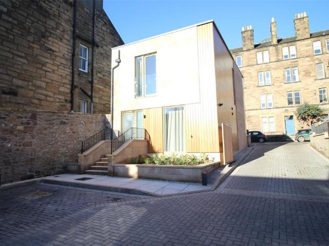 2 bedroom detached house to rent