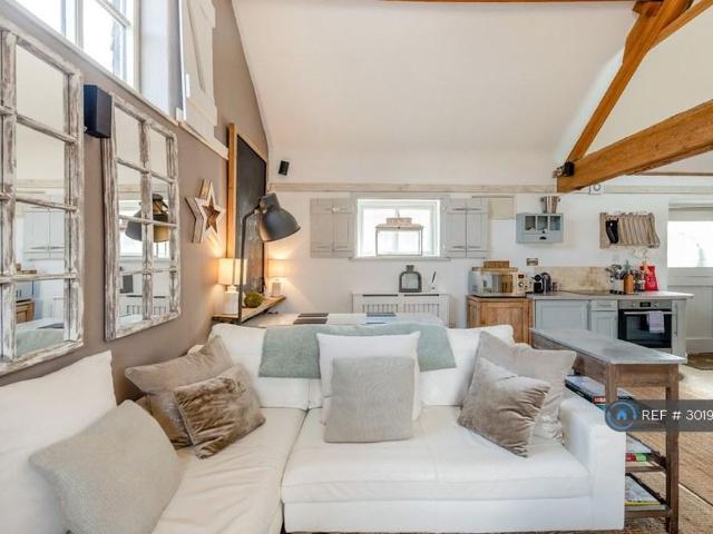 2 bedroom detached house to rent
