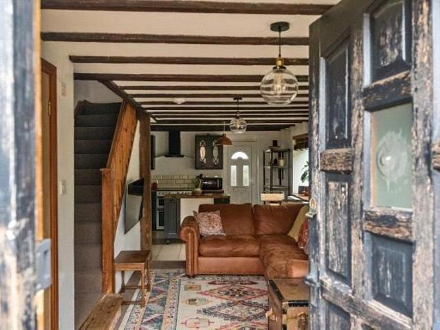 2 bedroom detached house to rent