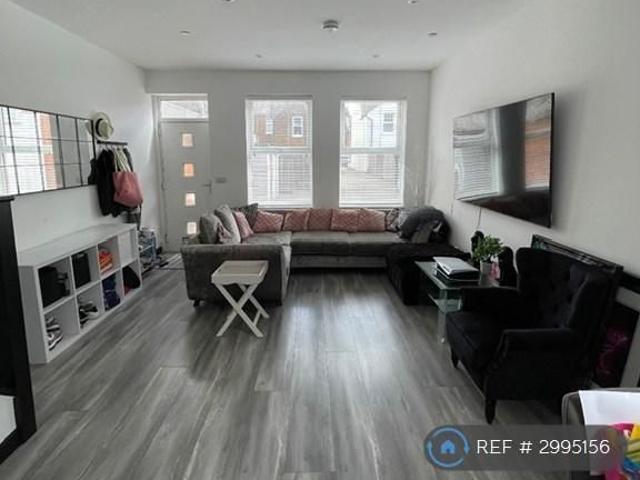 2 bedroom detached house to rent