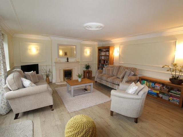 2 bedroom detached house to rent