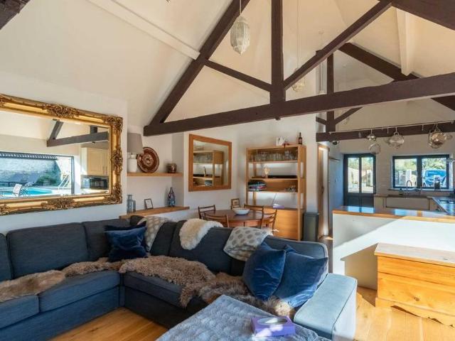 2 bedroom detached house to rent