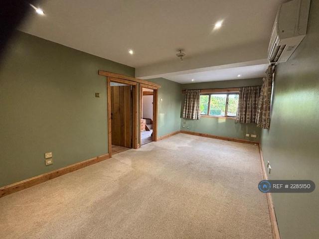 2 bedroom detached house to rent