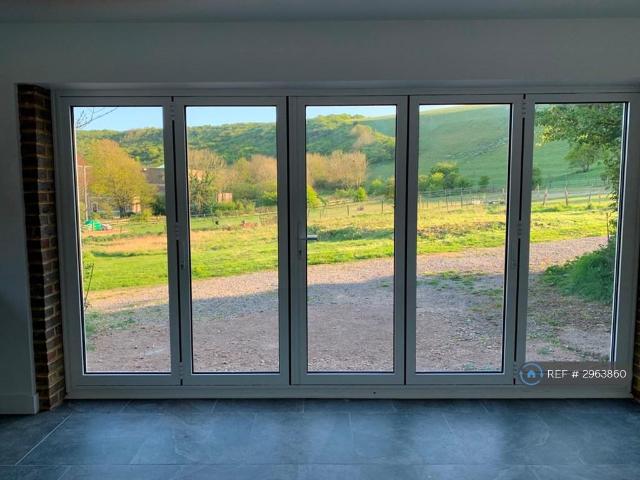 2 bedroom detached house to rent
