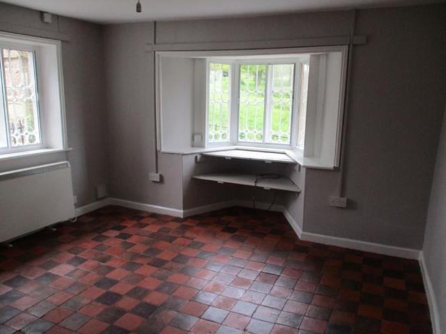 2 bedroom detached house to rent
