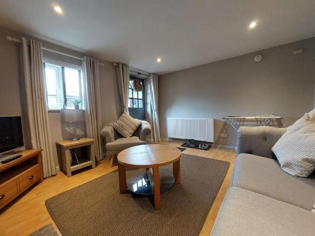 2 bedroom detached house to rent