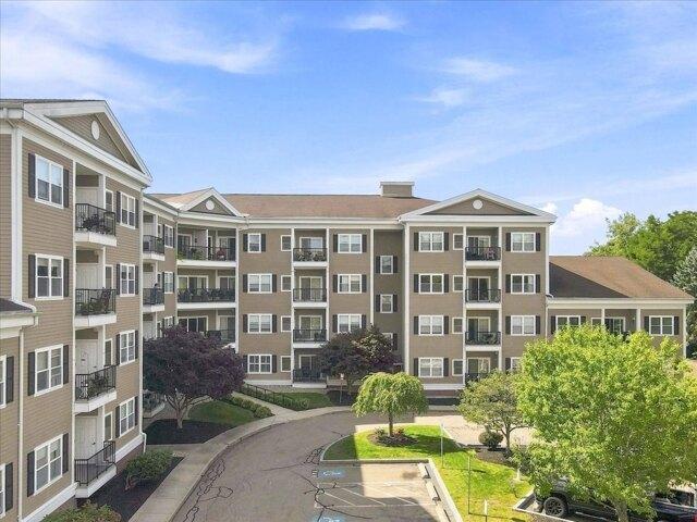 2 bedroom, Dedham MA 02026 105399955