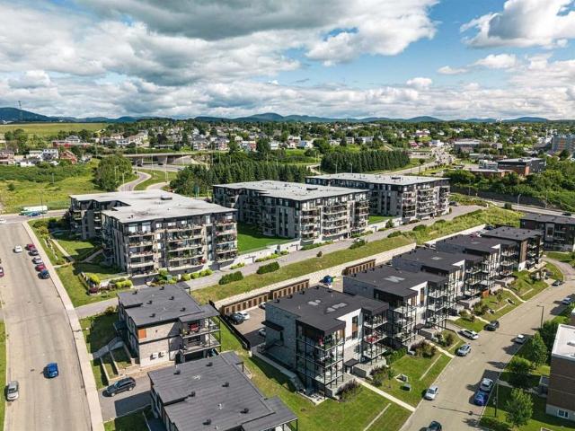 2 Bedroom + Den 1320, 1330 And 1340 Boulevard Des Chutes 1320, 1330 And 1340 Boulevard Des Chutes, Beauport