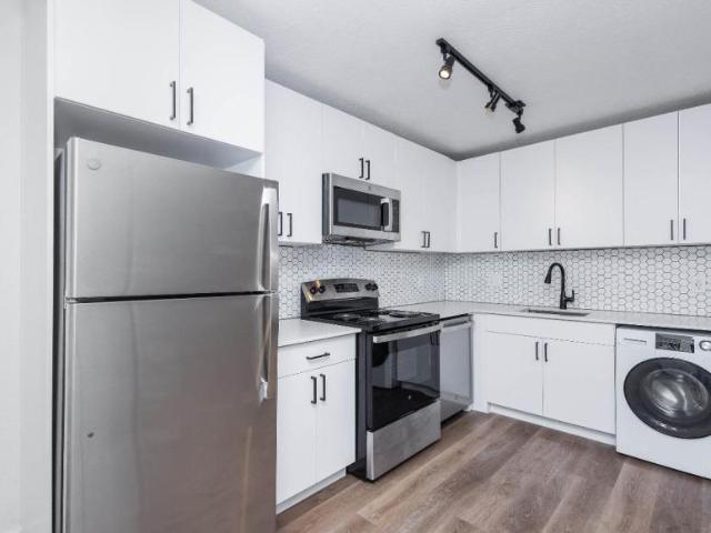 2 bedroom, Denver CO 80205 LS104578780