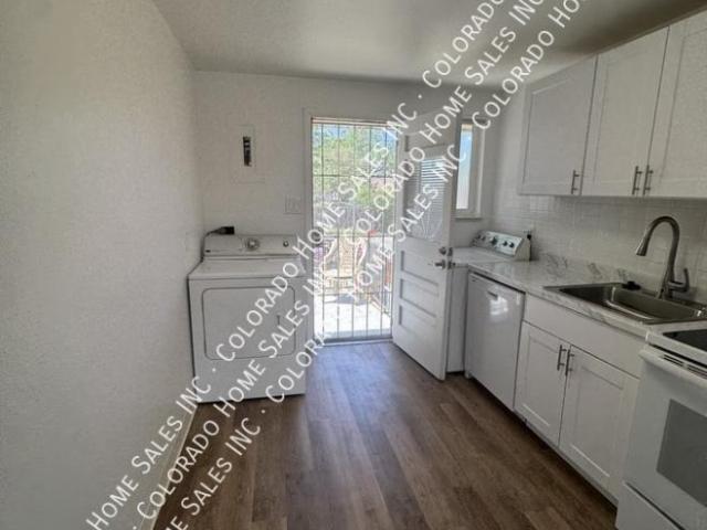 2 bedroom, Denver CO 80220 104277922