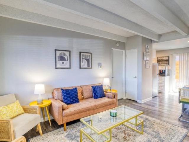 2 bedroom, Denver CO 80222 103288395