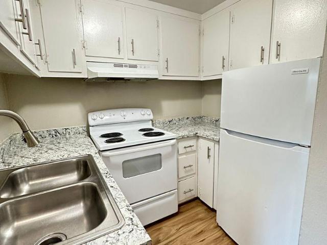 2 bedroom, Denver CO 80223 103209578