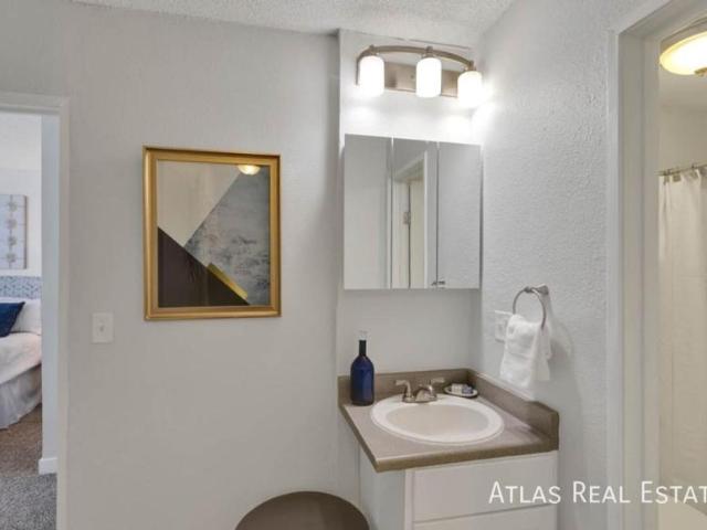 2 bedroom, Denver CO 80246 105729864