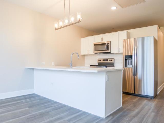 2 bedroom, Des Plaines IL 60016 105399368