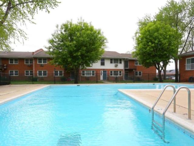 2 bedroom, Des Plaines IL 60016 105665185