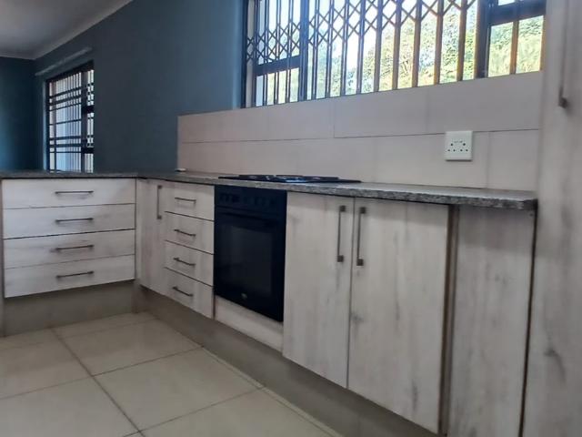 2 Bedroom Duet To Let in Meer En See
