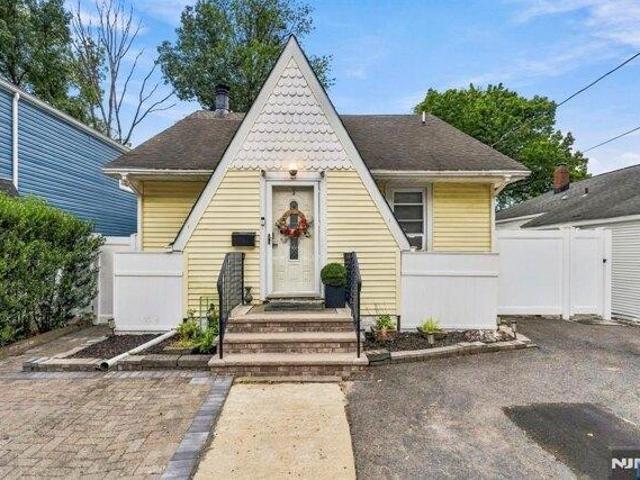 2 bedroom, Dumont NJ 07628 105695942