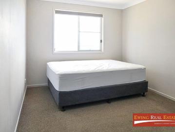 2 bedroom duplet available now !