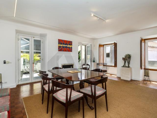 2 bedroom Duplex Apart + Annex. Charm, Space and an Exclusive Patio in the Heart of Príncipe Real