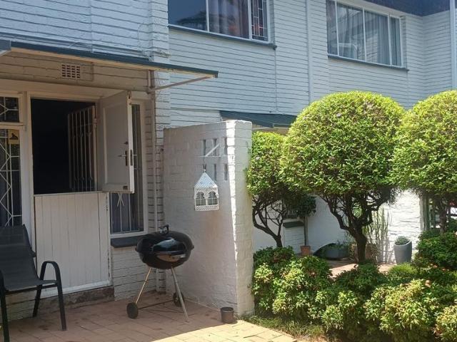 2 Bedroom duplex apartment to rent in Linden, Randburg