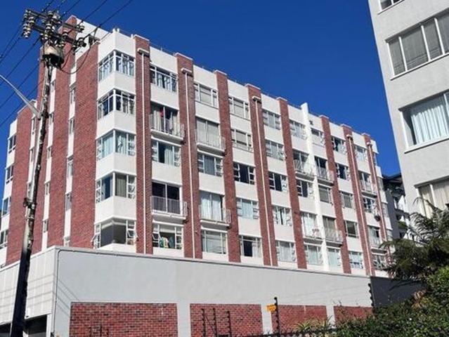 2 Bedroom duplex apartment to rent in Sea Point, Cape Town