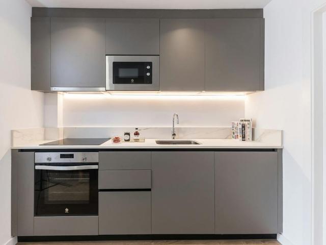 2 Bedroom Duplex Apartment with Private Terrace in El Mercat, Valencia Amsterdam Apartments for Rent