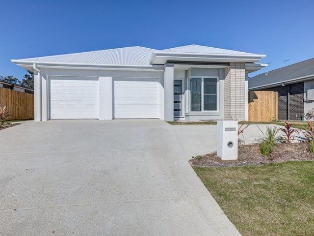 2 BEDROOM DUPLEX COMBINING STYLISH & CONVENIENT LIVING AT ITS FINEST!
