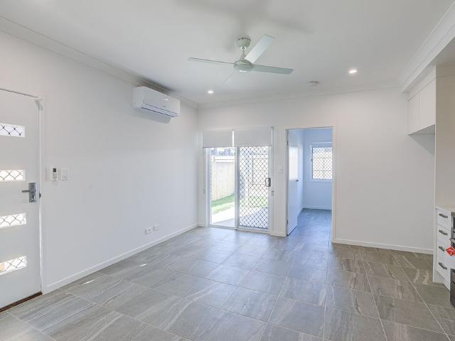 2 BEDROOM DUPLEX COMBINING STYLISH & CONVENIENT LIVING AT ITS FINEST!
