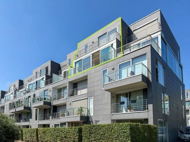 2 bedroom duplex flat with garage to let in Ghent!