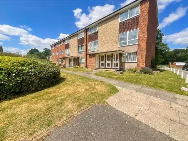 2 bedroom duplex for rent in Eldon Drive, Sutton Coldfield, We.