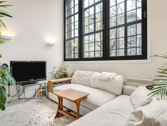 2 bedroom duplex for rent in Richmond Road, London, E8