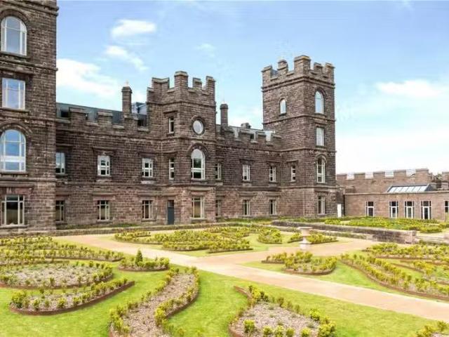 2 bedroom duplex for rent in Riber Castle, Riber, Matlock, Der.