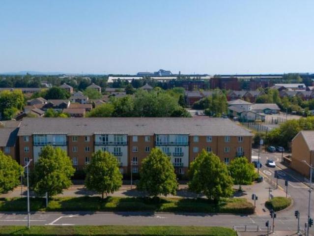 2 bedroom duplex for sale in Vellacott Close, Cardiff Bay, CF10
