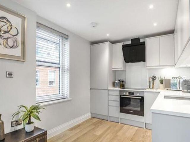 2 Bedroom Duplex For Sale In Windsor, Berkshire