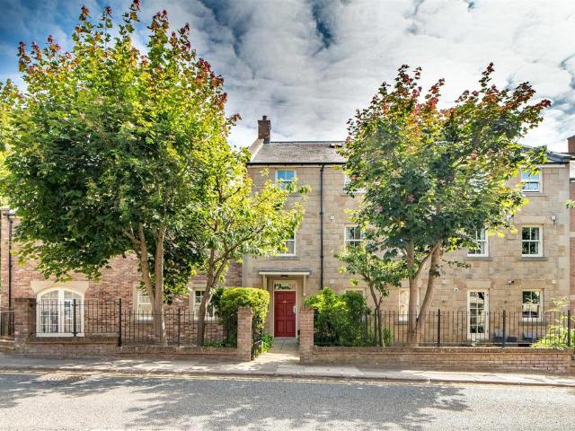 2 bedroom duplex for sale