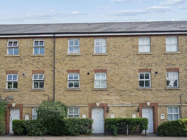 2 bedroom duplex for sale