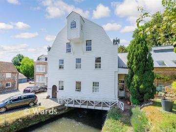 2 bedroom duplex for sale