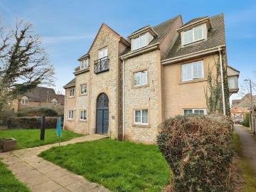2 bedroom duplex for sale