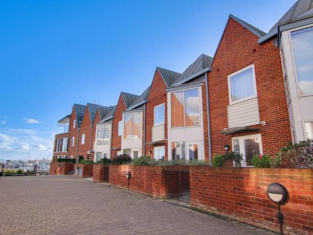 2 bedroom duplex for sale