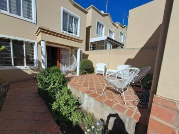 2 Bedroom Duplex in Melrose North
