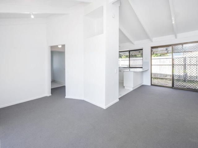 2 Bedroom Duplex In Arundel