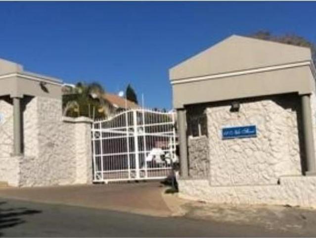 2 Bedroom Duplex in Kensington