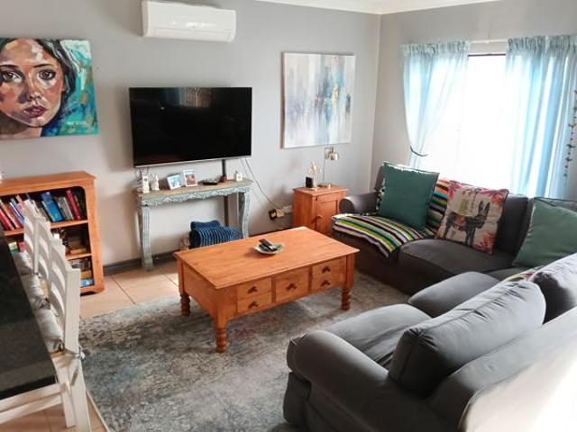 2 Bedroom Duplex in Langenhoven Park