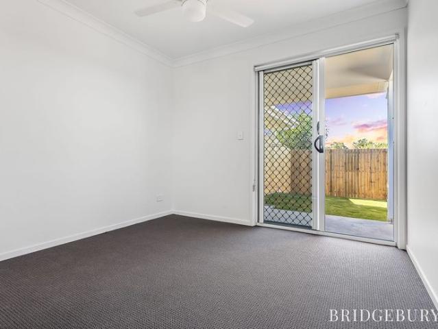 2 Bedroom Duplex in Park Ridge