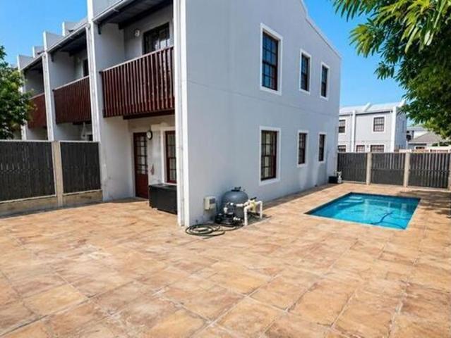 2 Bedroom duplex loft to rent in Observatory, Cape Town