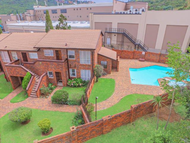 2 Bedroom Duplex To Let in Bassonia